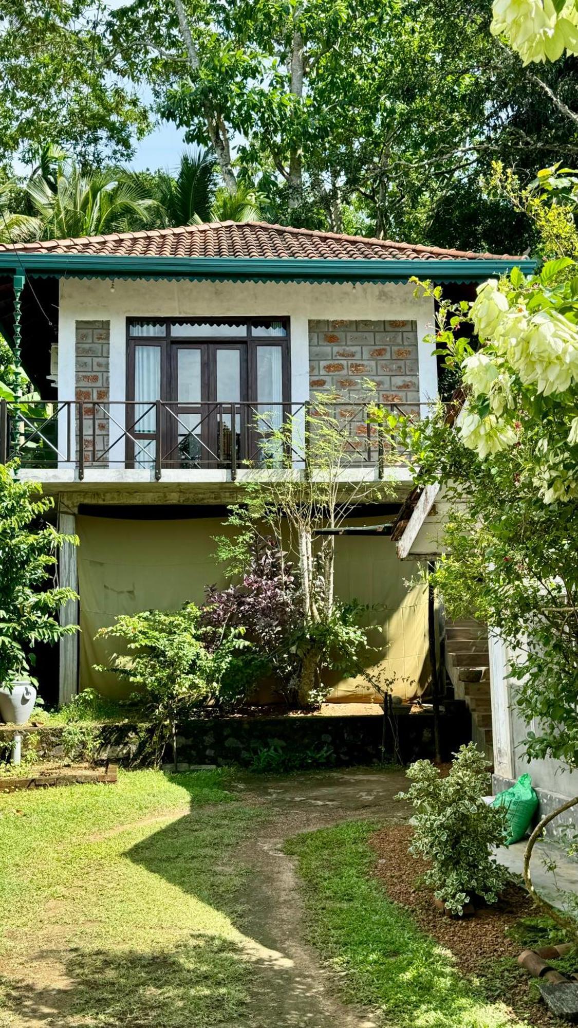 Dosemo Cabana Induruwa Exterior photo